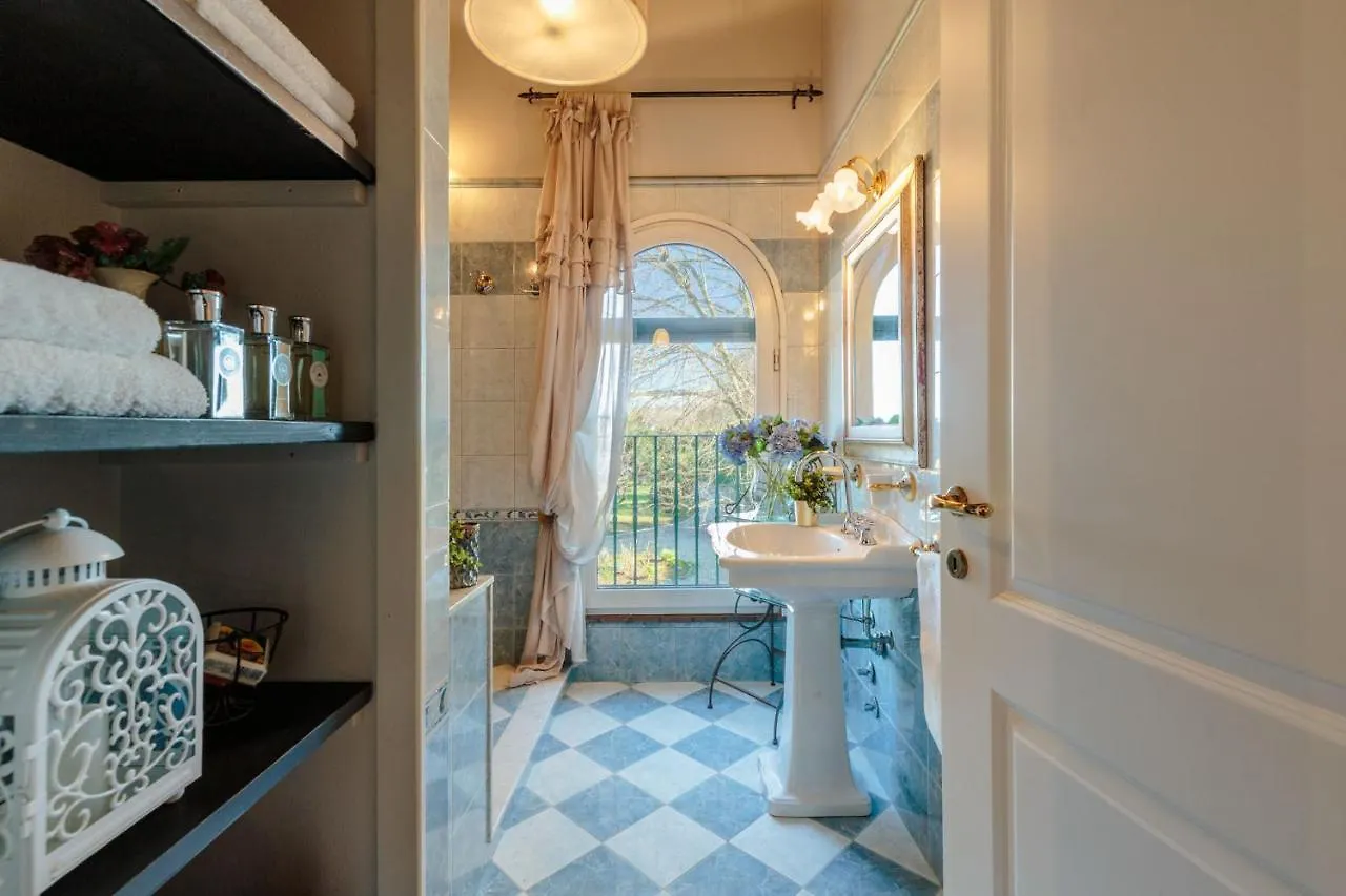 Villa Catia Farmhouse, Three Luxury Bedrooms, A Jacuzzi Pool And A Dream-Like Getaway Experience Capannori Italy