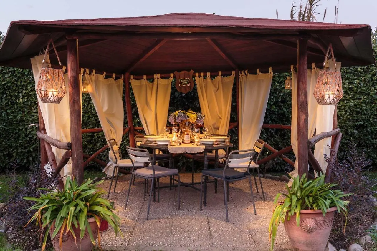 Villa Catia Farmhouse, Three Luxury Bedrooms, A Jacuzzi Pool And A Dream-Like Getaway Experience Capannori Italy