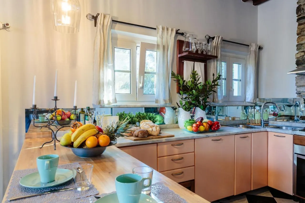Villa Catia Farmhouse, Three Luxury Bedrooms, A Jacuzzi Pool And A Dream-Like Getaway Experience Capannori