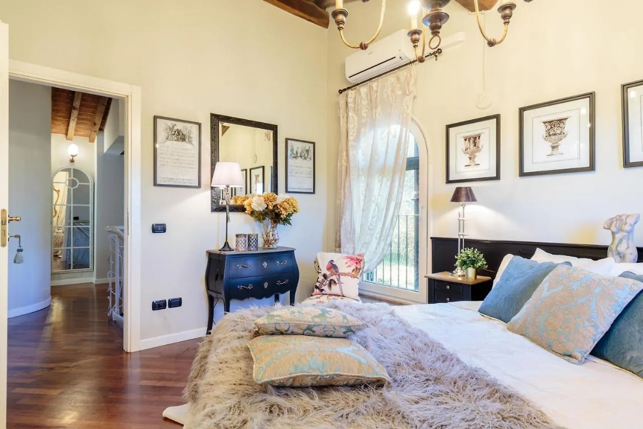 Villa Catia Farmhouse, Three Luxury Bedrooms, A Jacuzzi Pool And A Dream-Like Getaway Experience Capannori Italy