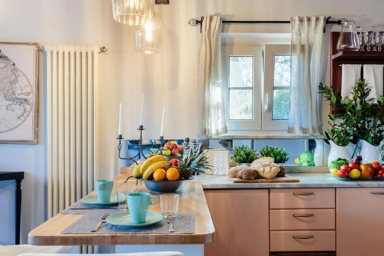 Villa Catia Farmhouse, Three Luxury Bedrooms, A Jacuzzi Pool And A Dream-Like Getaway Experience Capannori