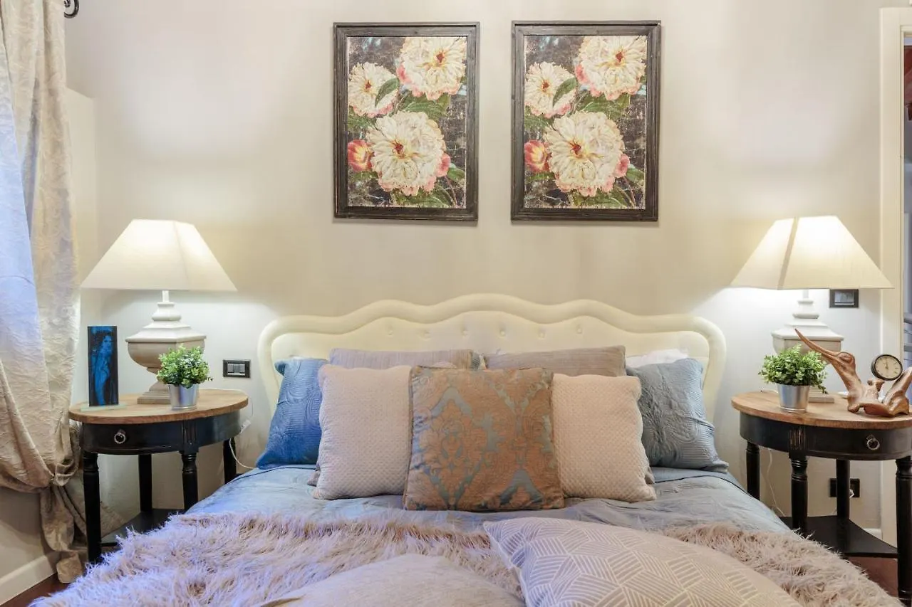Villa Catia Farmhouse, Three Luxury Bedrooms, A Jacuzzi Pool And A Dream-Like Getaway Experience Capannori