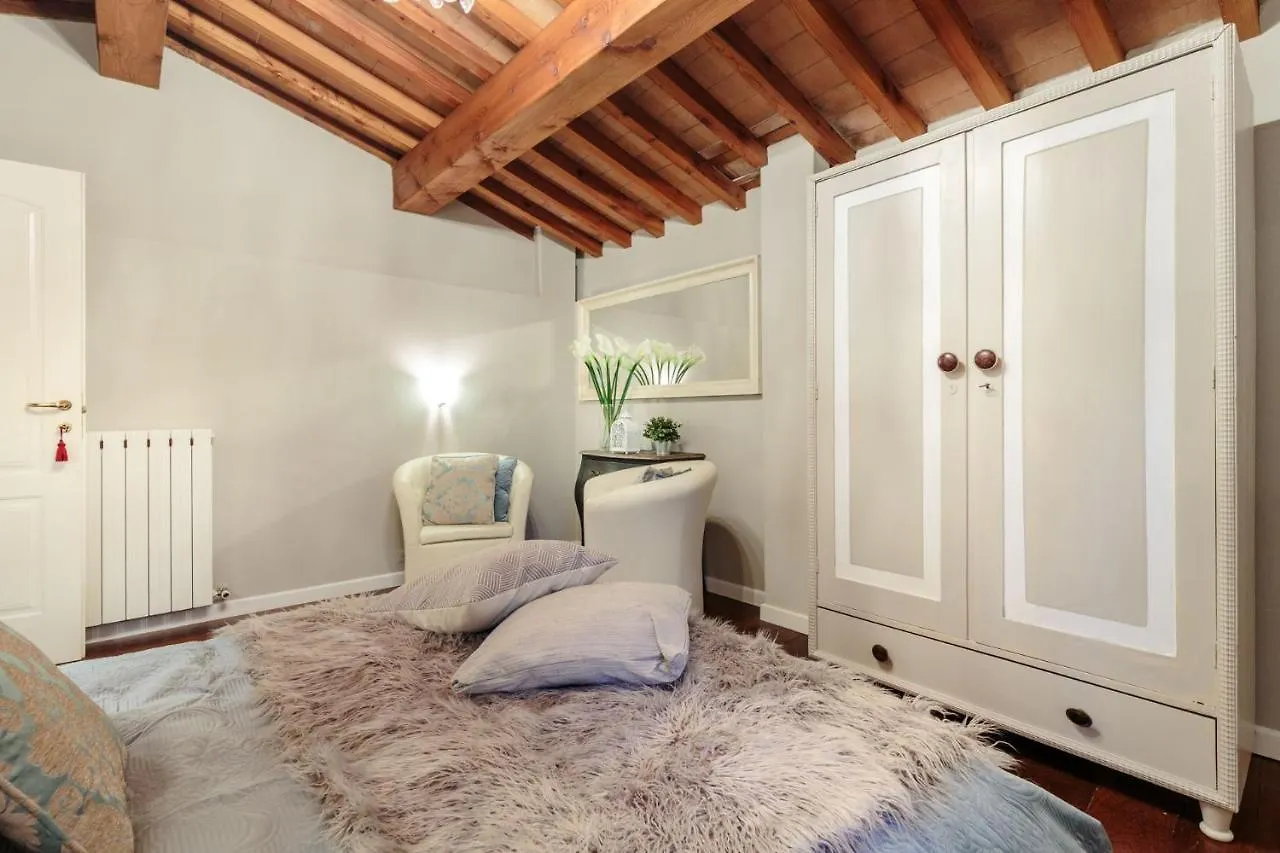 Villa Catia Farmhouse, Three Luxury Bedrooms, A Jacuzzi Pool And A Dream-Like Getaway Experience Capannori