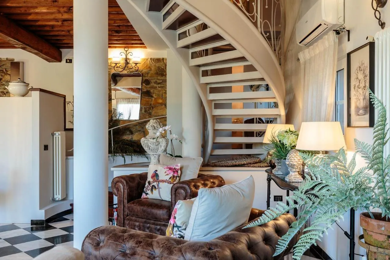 Villa Catia Farmhouse, Three Luxury Bedrooms, A Jacuzzi Pool And A Dream-Like Getaway Experience Capannori