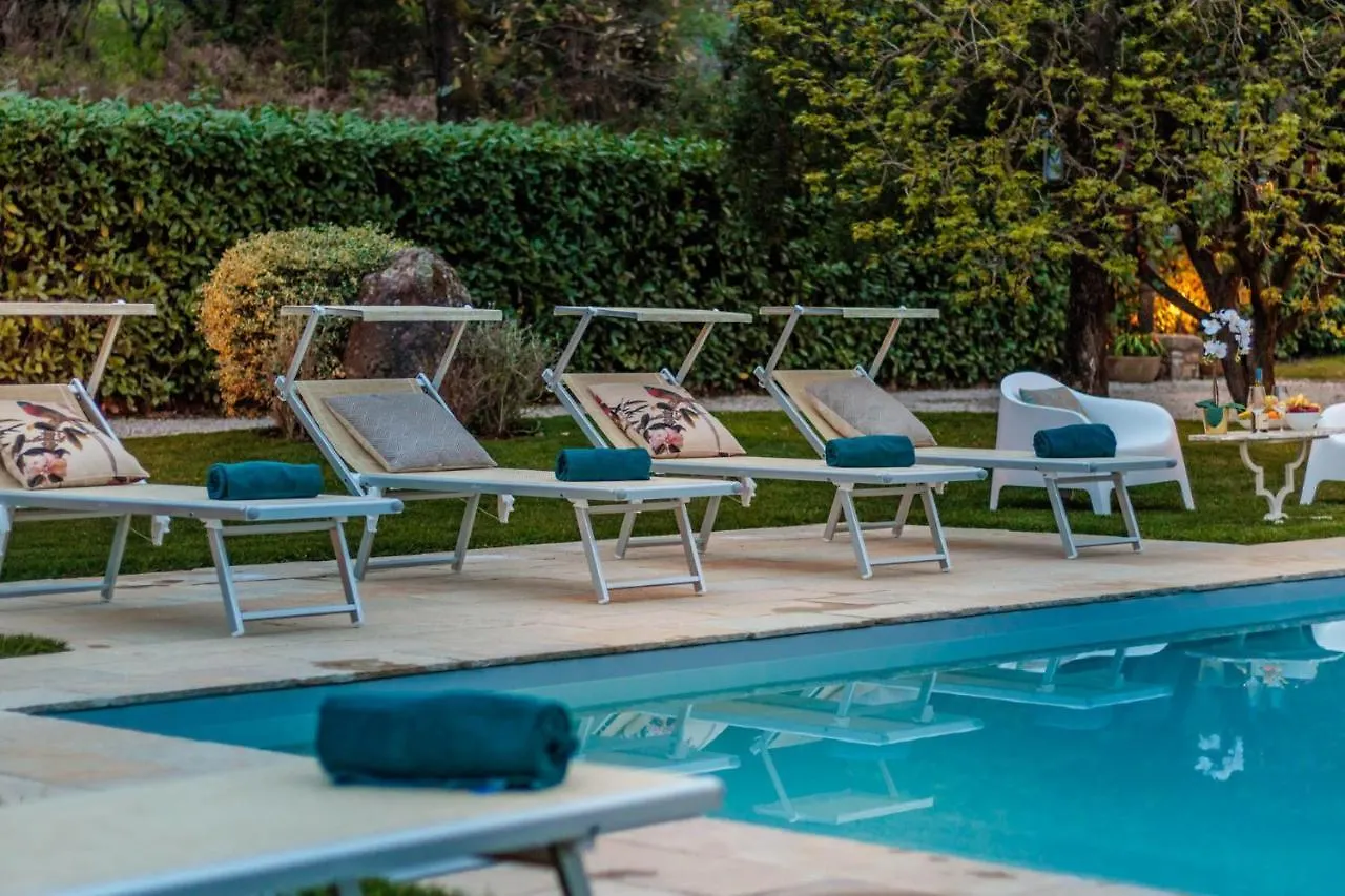 Villa Catia Farmhouse, Three Luxury Bedrooms, A Jacuzzi Pool And A Dream-Like Getaway Experience Capannori 0*,  Italy